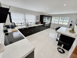 Kitchen- click for photo gallery